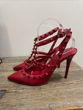 Valentino Garavani Red rockstud T-Strap Heels size 38.5 (as is @ toes & heels)